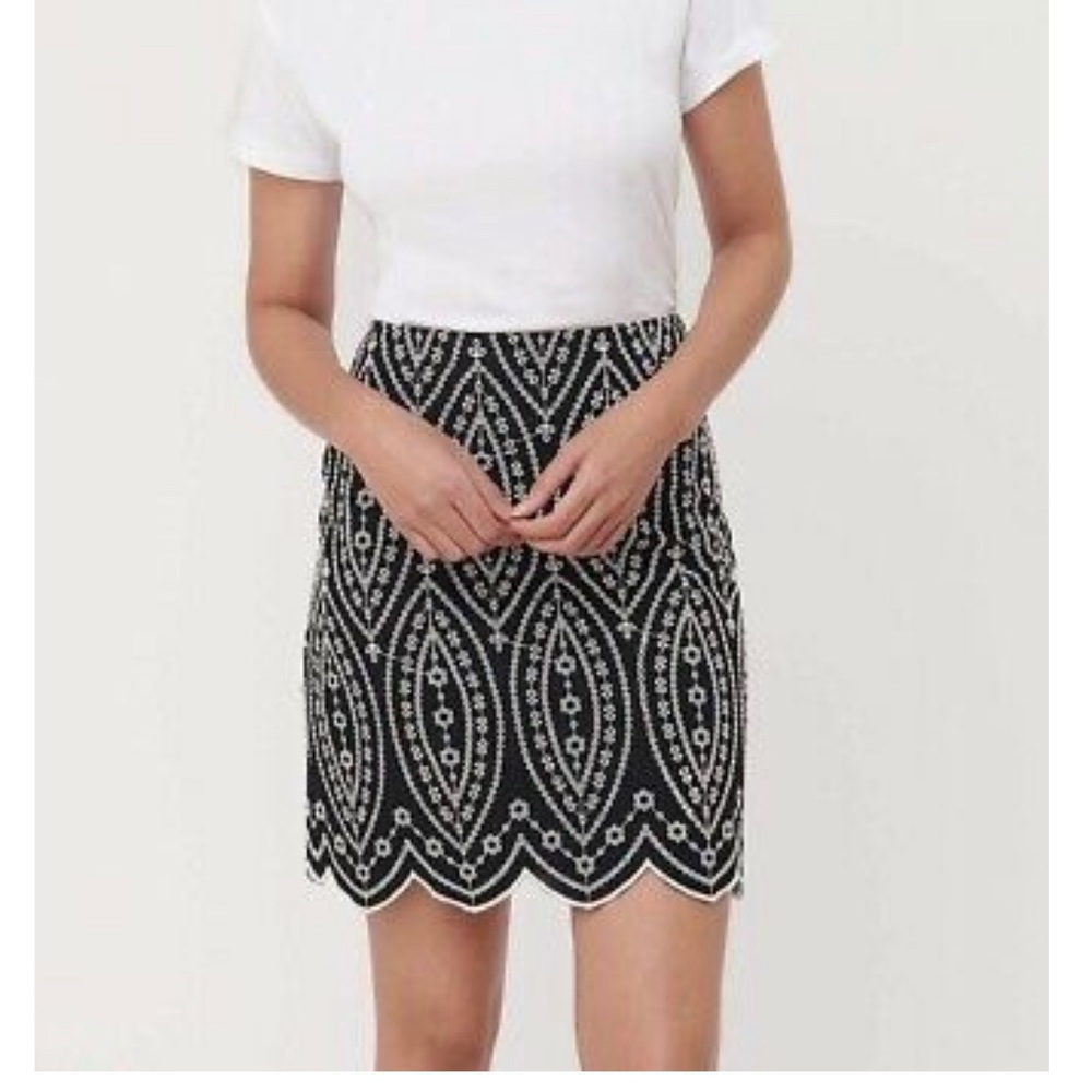 NWT Loft Embroidered Scalloped Shift Skirt